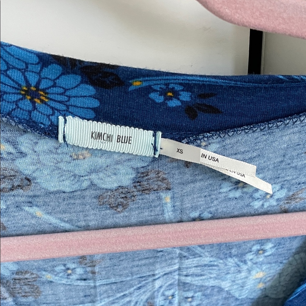 Kimchi Blue Soft Floral Dress in Great Condition - Picture 2 of 5